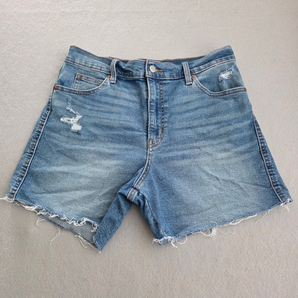 Signature by Levi Strauss Heritage High Rise Distressed Denim Shorts Size 8 W29
